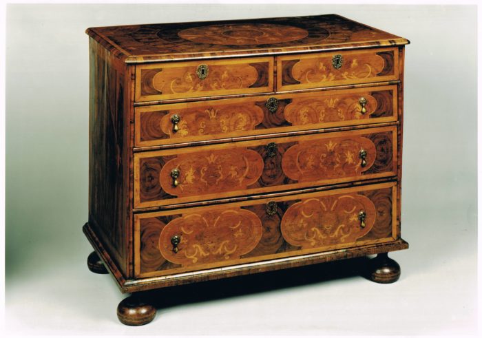William III period marquetry chest of drawers. Circa 1700