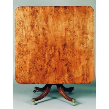 LATE 18TH CENTURY ANTIQUE GEORGE III YEW WOOD BREAKFAST TABLE