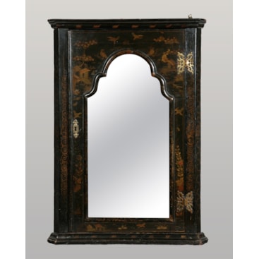 18TH CENTURY ANTIQUE ENGLISH QUEEN ANNE CHINOISERIE LACQUER CORNER CUPBOARD