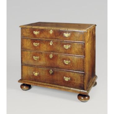 EARLY 18TH CENTURY ANTIQUE ENGLISH QUEEN ANNE WALNUT CHEST OF DRAWERS